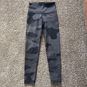 Aerie black/grey camo leggings